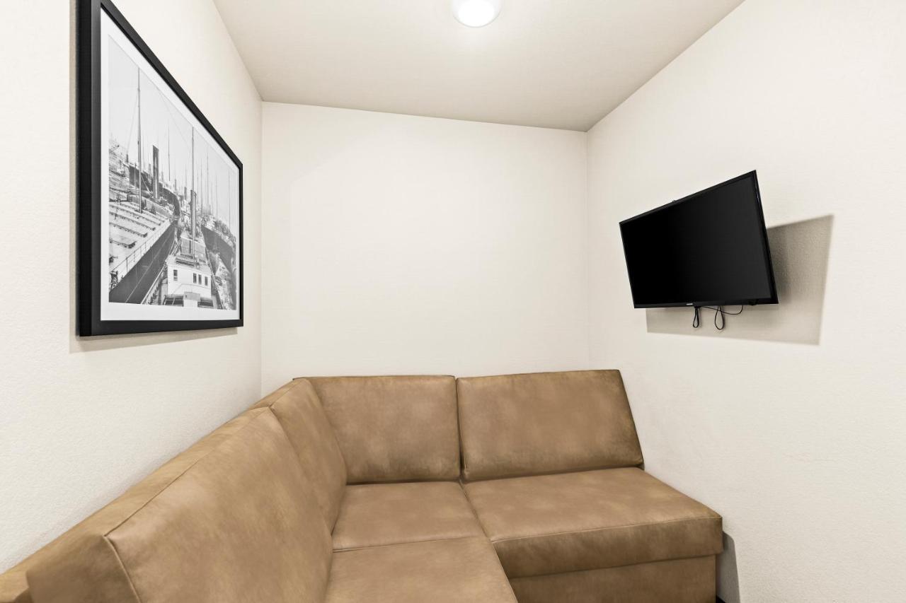 Cobblestone Hotel & Suites Съпириър Екстериор снимка