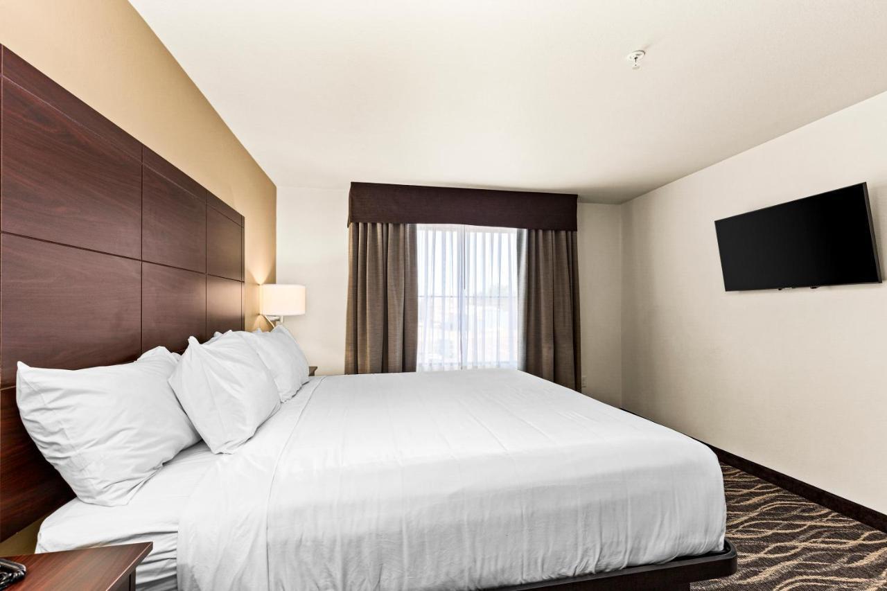 Cobblestone Hotel & Suites Съпириър Екстериор снимка