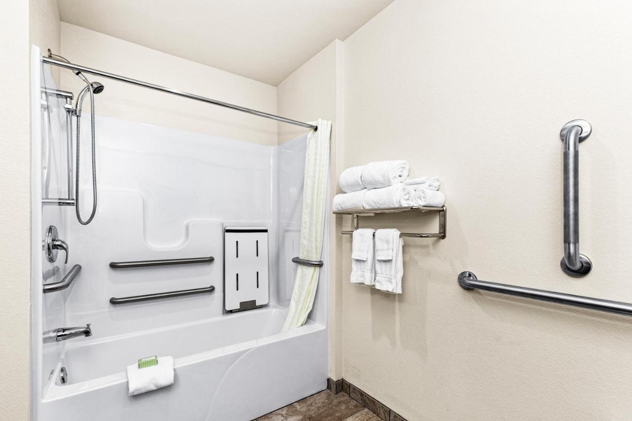 Cobblestone Hotel & Suites Съпириър Екстериор снимка