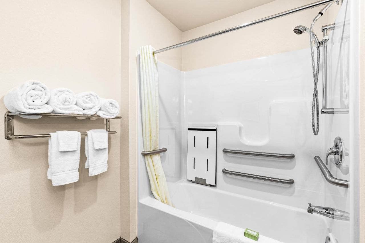 Cobblestone Hotel & Suites Съпириър Екстериор снимка