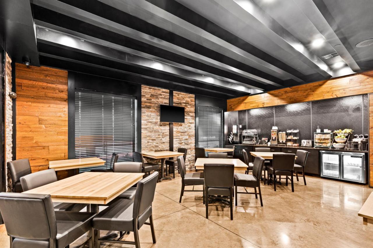 Cobblestone Hotel & Suites Съпириър Екстериор снимка