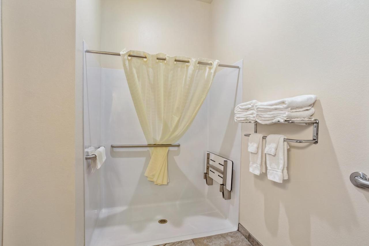 Cobblestone Hotel & Suites Съпириър Екстериор снимка